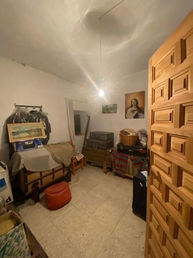 Image No.38-8 Bed Property for sale