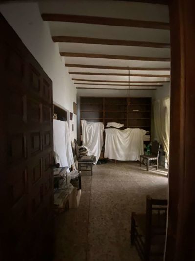 Image No.18-8 Bed Property for sale