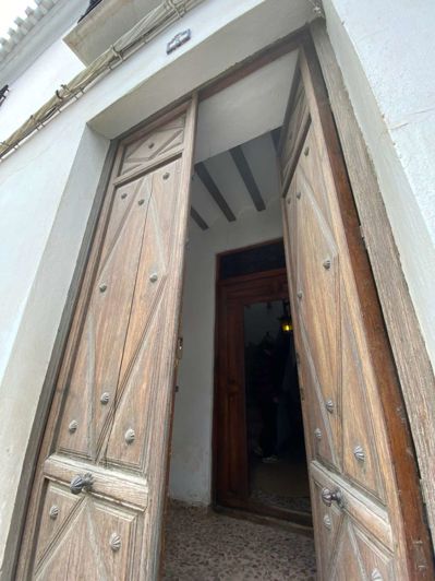 Image No.6-8 Bed Property for sale