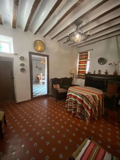 Image No.21-8 Bed Property for sale