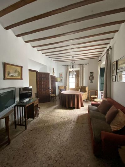 Image No.50-8 Bed Property for sale