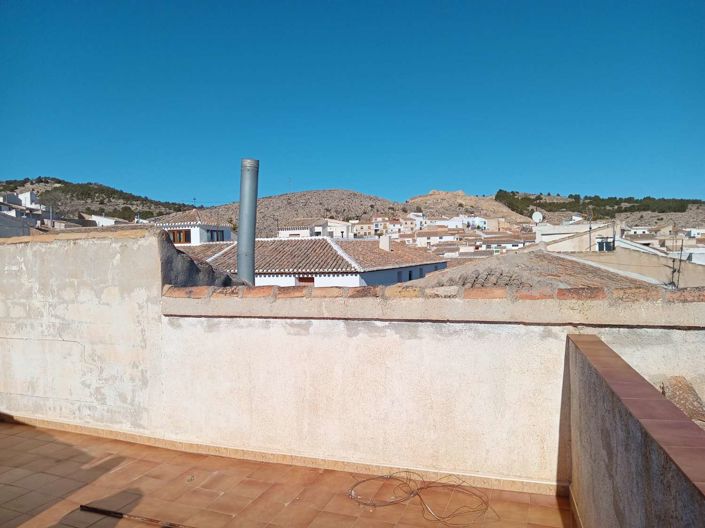 Image No.19-3 Bed Property for sale