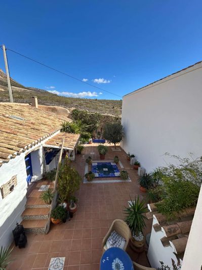 Image No.14-7 Bed Property for sale