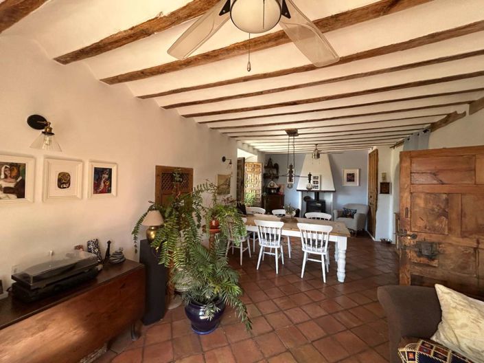 Image No.22-7 Bed Property for sale