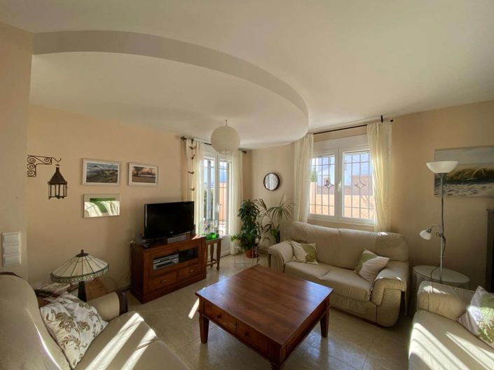 Image No.10-4 Bed Property for sale