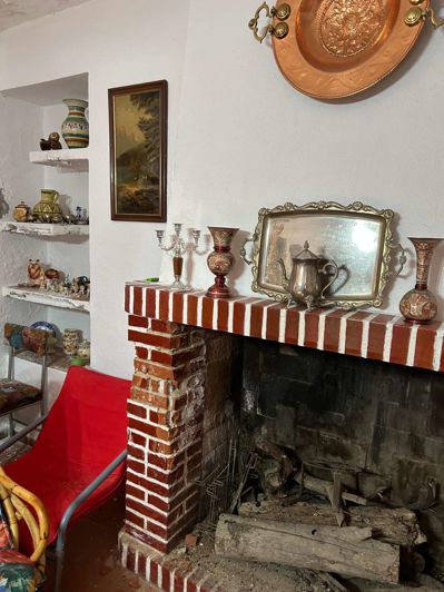 Image No.10-3 Bed Property for sale