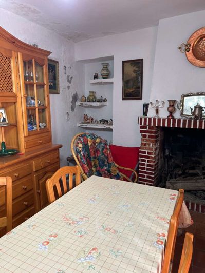 Image No.15-3 Bed Property for sale