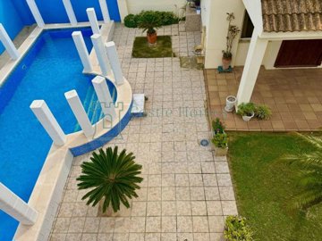 property228945936