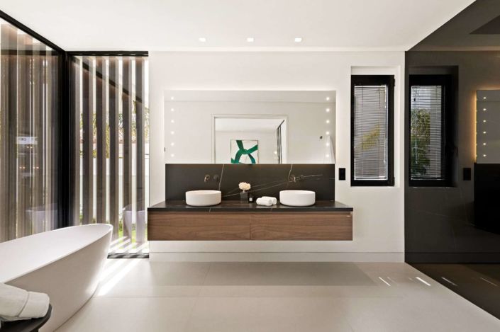 Image No.12-5 Bed Chalet for sale