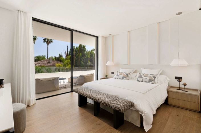 Image No.18-5 Bed Chalet for sale