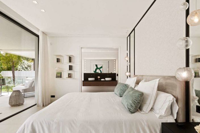 Image No.24-5 Bed Chalet for sale