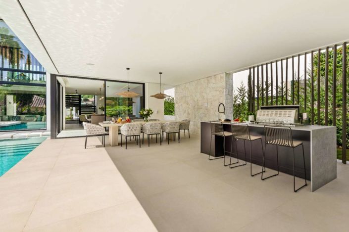 Image No.6-5 Bed Chalet for sale