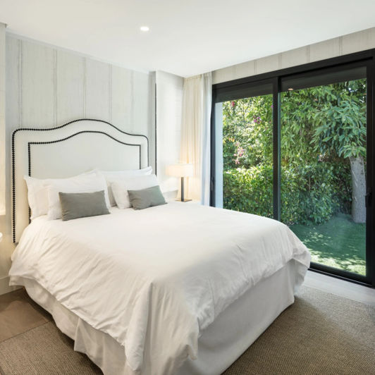 Image No.16-5 Bed Chalet for sale