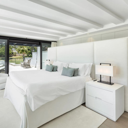 Image No.17-5 Bed Chalet for sale