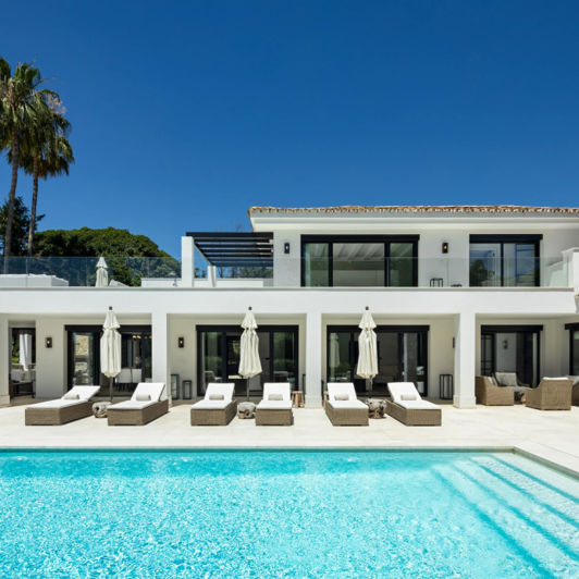 Image No.6-5 Bed Chalet for sale