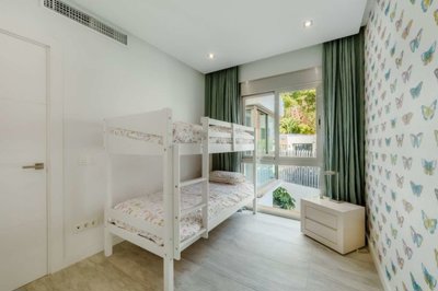 property228944611