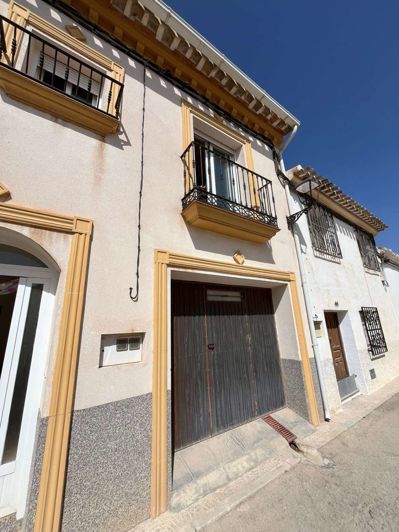 Image No.1-3 Bed Townhouse for sale