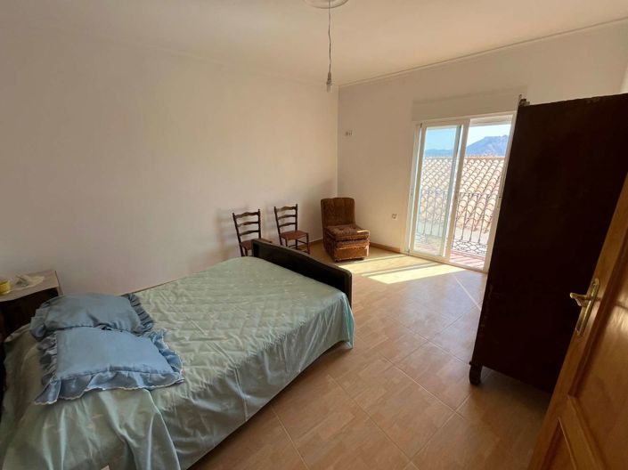 Image No.11-3 Bed Townhouse for sale