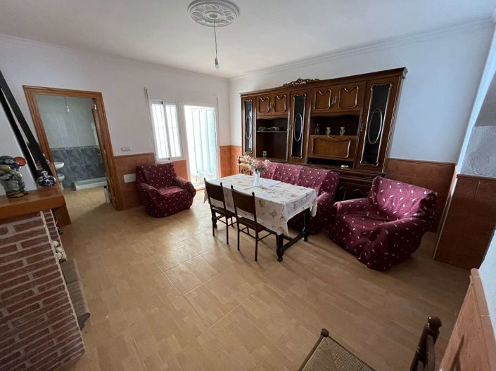 Image No.2-3 Bed Townhouse for sale