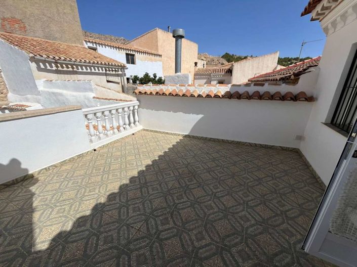 Image No.15-3 Bed Townhouse for sale