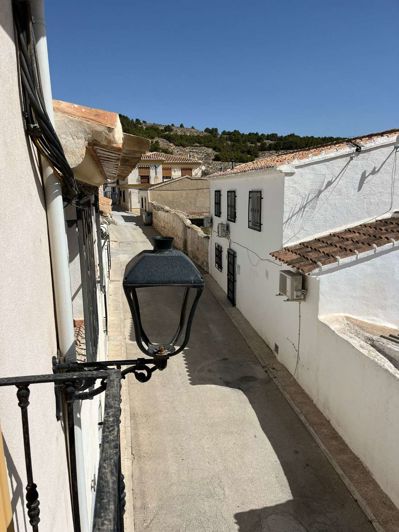 Image No.24-3 Bed Townhouse for sale