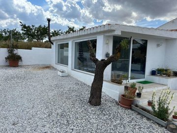 property234162106