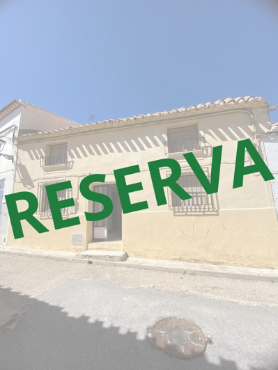 Image No.1-4 Bed Property for sale