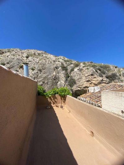 Image No.23-4 Bed Property for sale