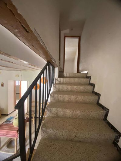 Image No.28-4 Bed Property for sale