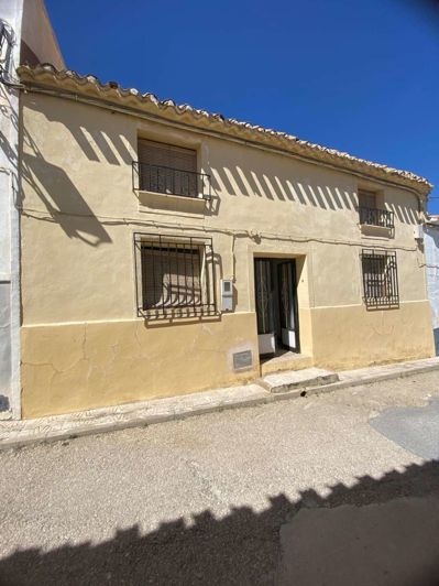 Image No.36-4 Bed Property for sale