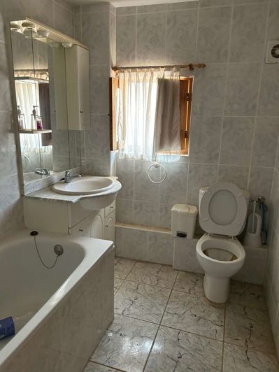 Image No.21-6 Bed Townhouse for sale