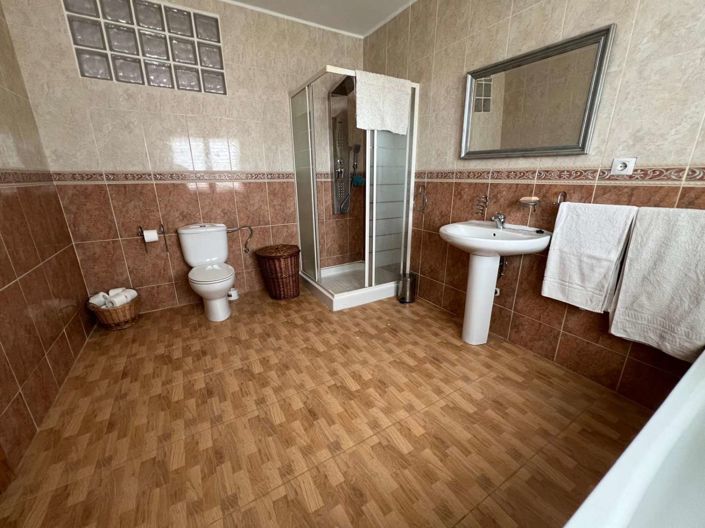 Image No.30-5 Bed Villa for sale