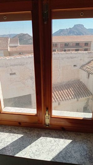 Image No.17-6 Bed Property for sale