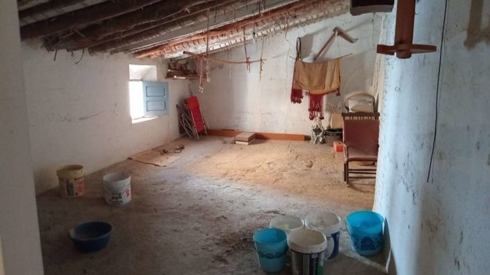 Image No.34-6 Bed Property for sale