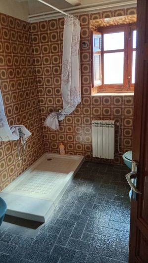 Image No.9-6 Bed Property for sale