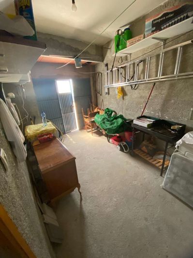 Image No.12-3 Bed Property for sale