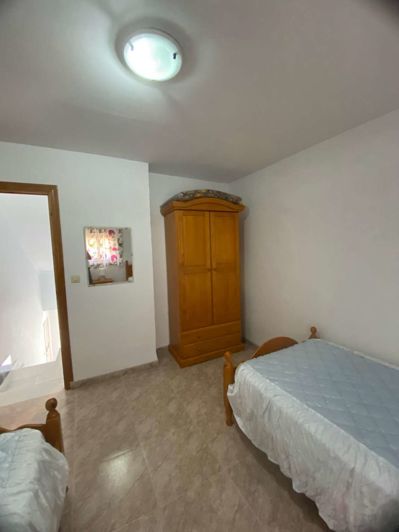 Image No.17-3 Bed Property for sale