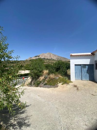 Image No.19-3 Bed Property for sale