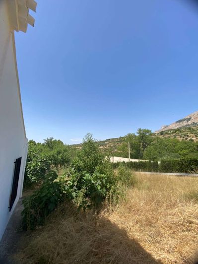 Image No.3-3 Bed Property for sale