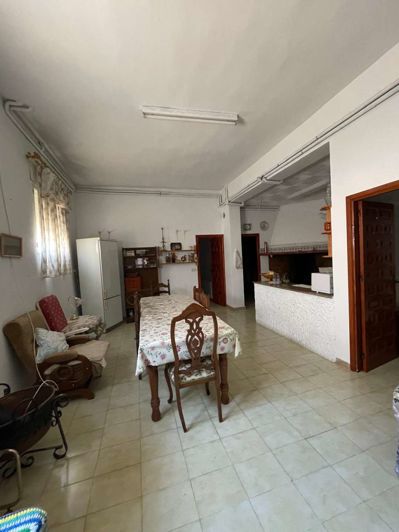 Image No.6-5 Bed Property for sale