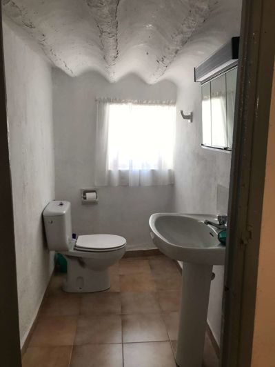 Image No.24-5 Bed Property for sale