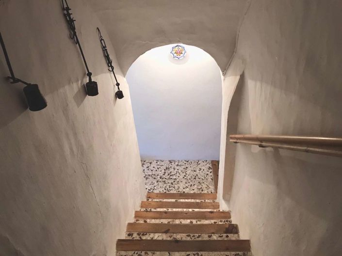 Image No.27-5 Bed Property for sale