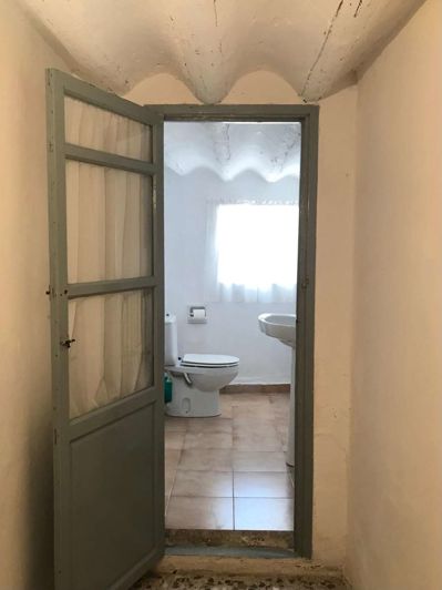 Image No.30-5 Bed Property for sale