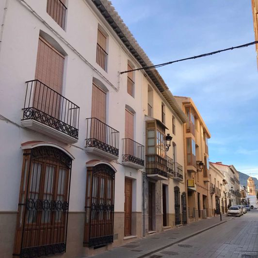 Image No.39-5 Bed Property for sale