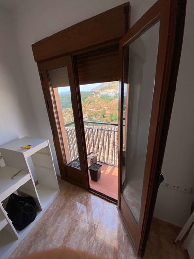 Image No.18-3 Bed Property for sale