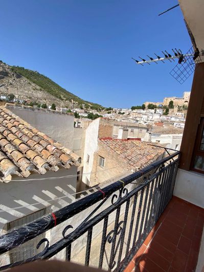 Image No.24-3 Bed Property for sale