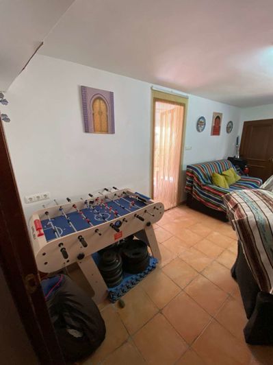 Image No.28-3 Bed Property for sale