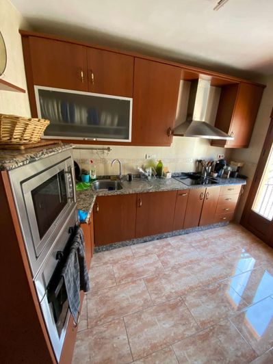 Image No.8-3 Bed Property for sale