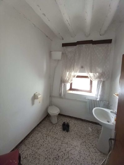 Image No.11-4 Bed Property for sale