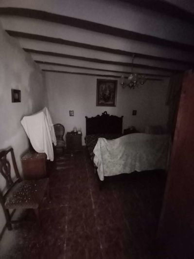 Image No.12-4 Bed Property for sale